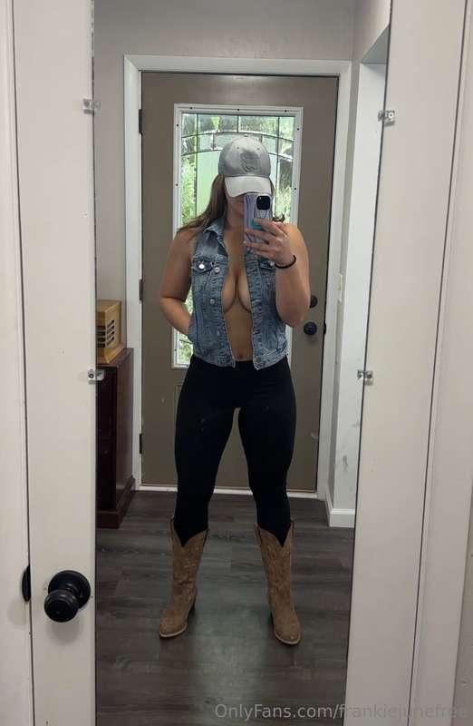 Should I send you a surprise bundle cowboy? 😈 