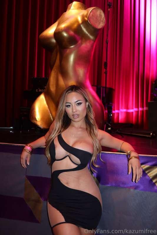 I'm online on @kazumisworld right now