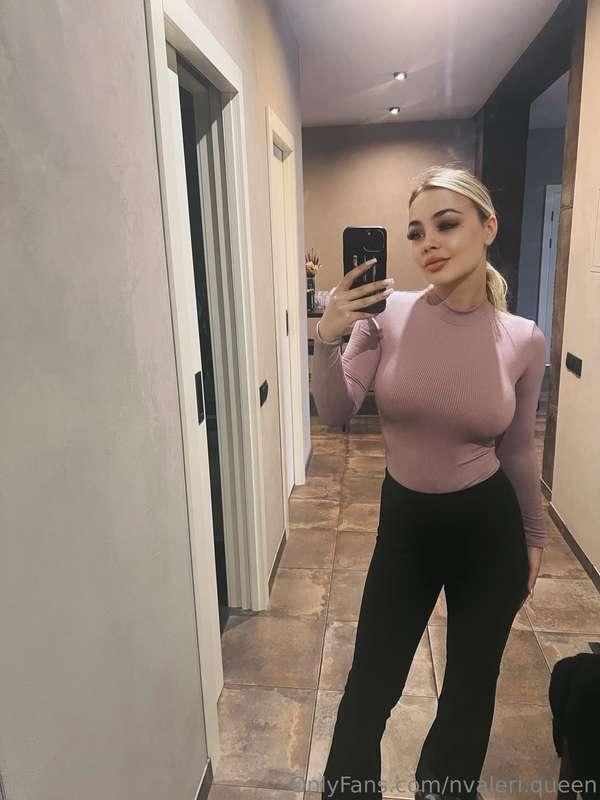 Just me, my mirror, and a little confidence boost. 💫✨ Some d..