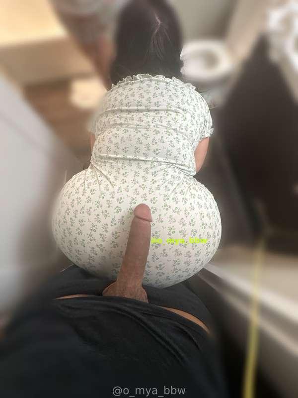 Being a table for such a big dick is always a pleasure, 👅 be..