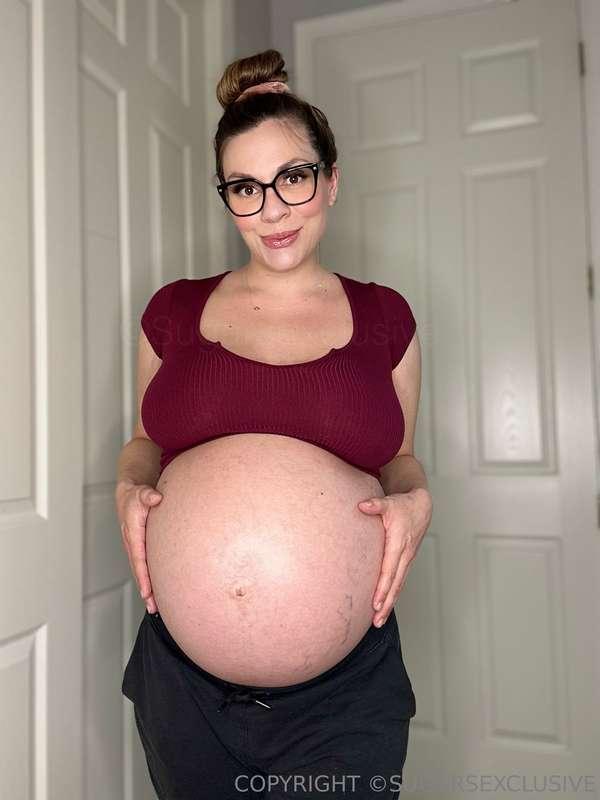 Do you love how round my belly is 🥵