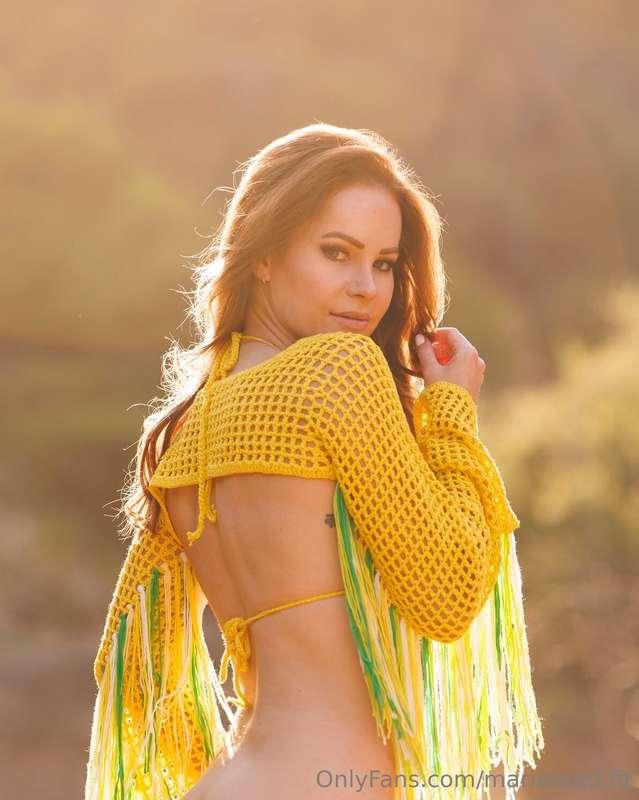 Too hot to scroll past, FULL set in your in your DMs shortly..