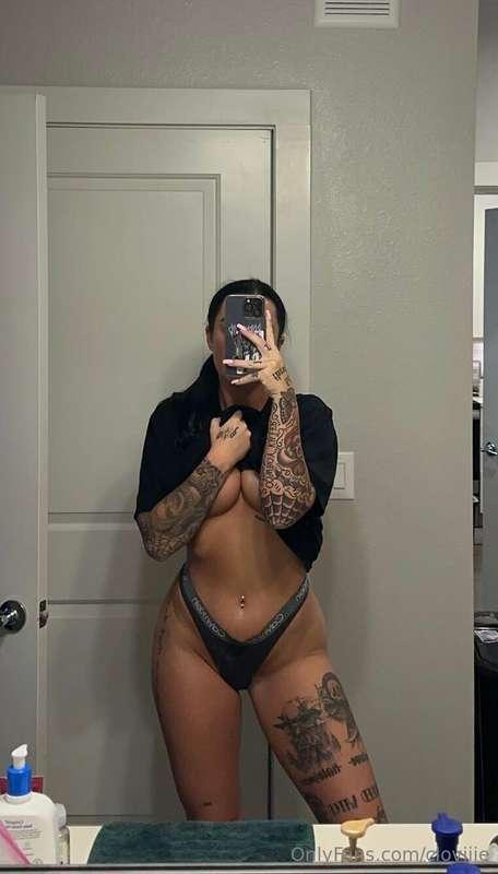 Panties on VS panties off 😏