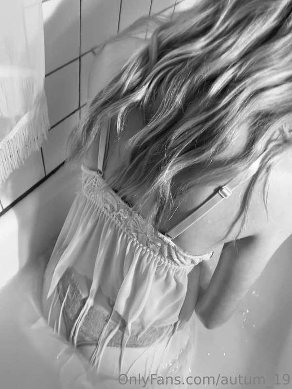 anyone wanna have fun tonight?😏