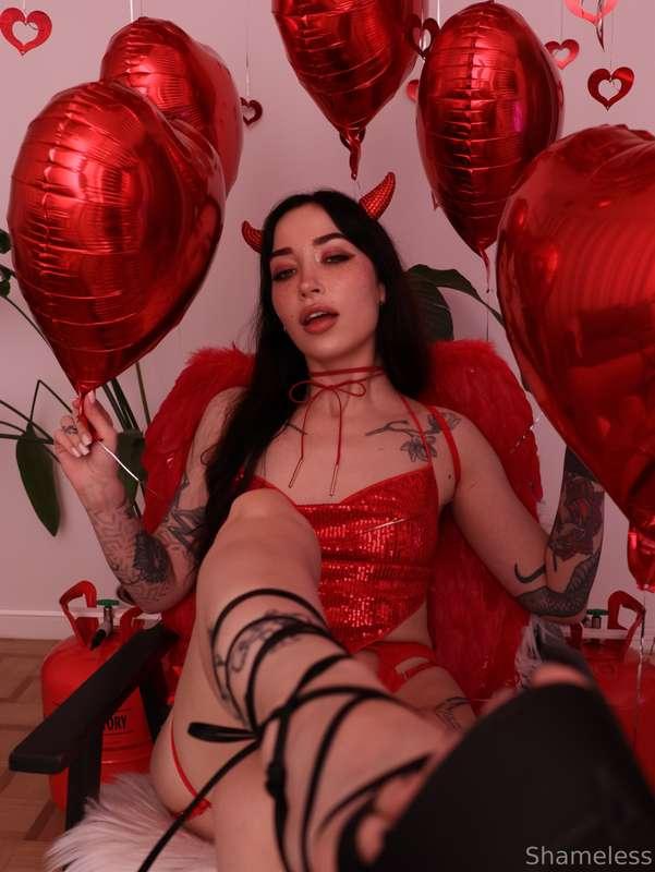 Lingerie? Check. Naughty mood? Double check. 😈