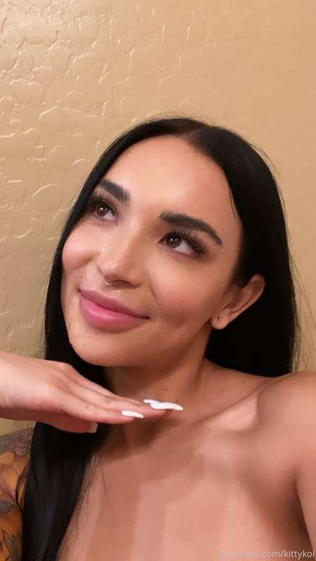 Today I will be releasing a 7 minute long sex tape 🥰 he lets..