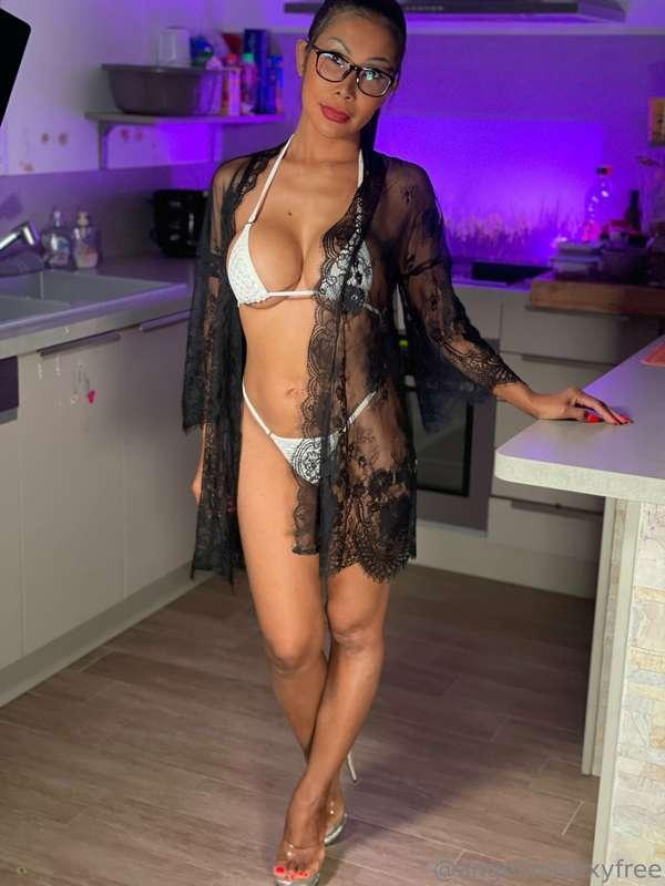 **Do you want to see me naked?** 🤔  First I need to get to k..