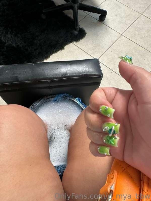 Salon Day 💚🤍💚🤍👽🛸