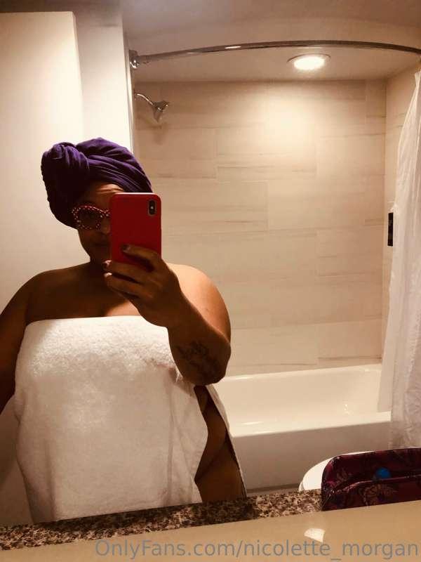 🚨GRWM
Shower Fresh🛁😊💦