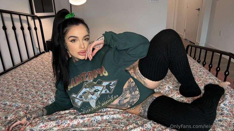 it's sweater weather 🥰