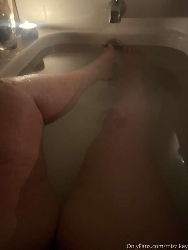 Is it too much to ask for a tub that covers everything? #BBW..