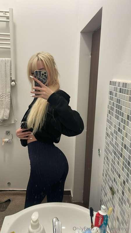 😳
