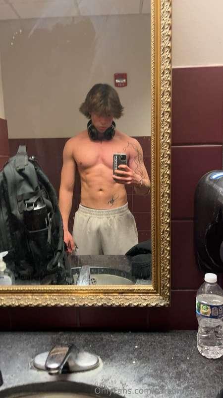 carsonmakarrall image #0