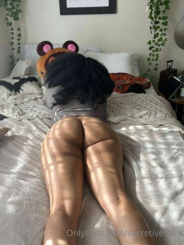 Some days are just lay in bed kind of days 💤