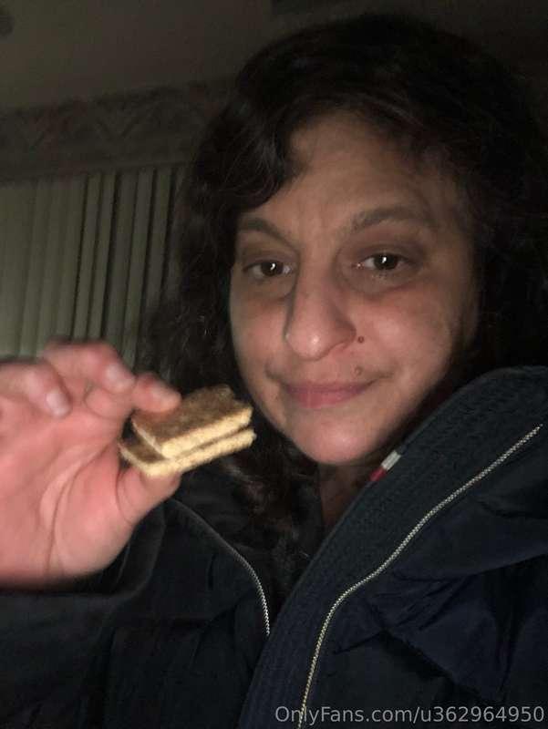 Gram cracker with chocolate peanut butter