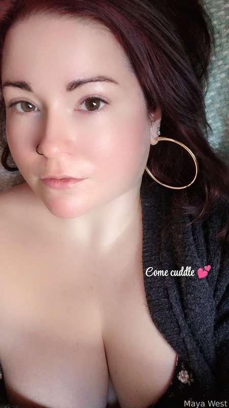 good morning chat, say it back

#selfie #sfw #bbw #redhead #altgirl #nomakeup #allnatural