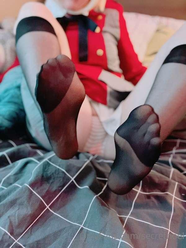 Chisato feet freebie enjoy 😊
Do you prefer with or without t..