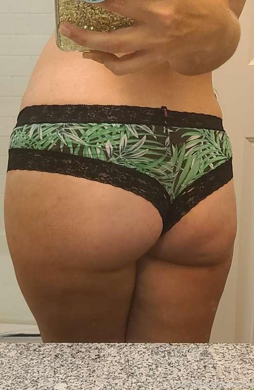 Heard booty pics help with depression Just doing my part to ..