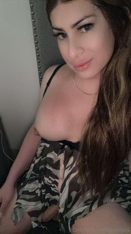 Mmmmmmmm A couple of photos of me and on the first one if yo..