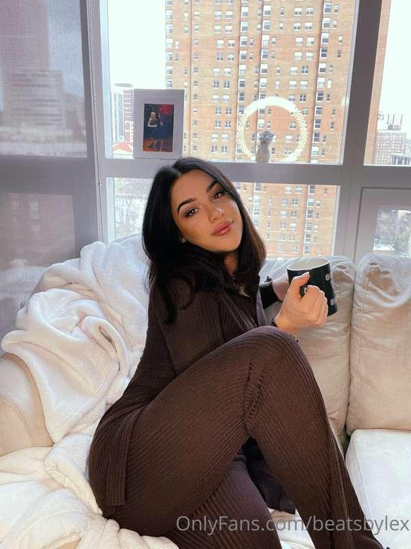 Saturdays are the best days to be lazy 😘 Wanna join me here?