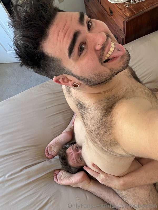 The best part of waking up is a face full of your friends bu..