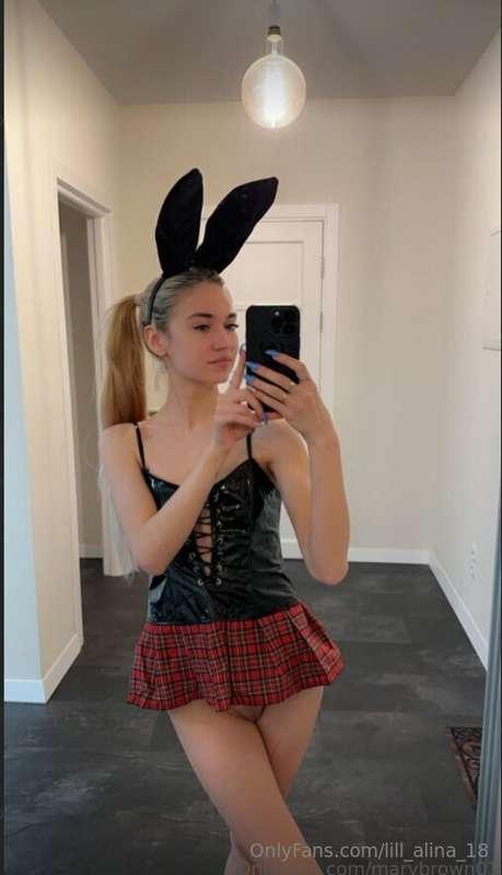 This hot thing @marybrown01 🔥 is waiting for you ❤️ She has ..