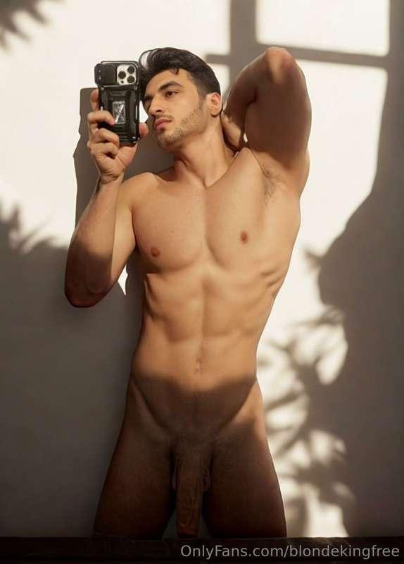 𝗦𝗵𝗼𝘂𝗹𝗱 𝗜 𝗳𝗶𝗹𝗺 𝗮 𝘀𝗰𝗲𝗻𝗲 𝘄𝗶𝘁𝗵 @hunk_brad ❓😈𝐑𝐞𝐩𝐥𝐲𝐢𝐧𝐠 𝐭𝗼 𝐡𝐢𝐬 𝗺𝐞𝐬𝐬..
