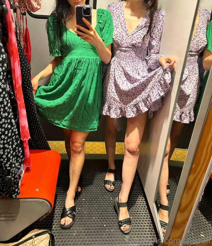 Me and Kira try on dresses🥰😋😍