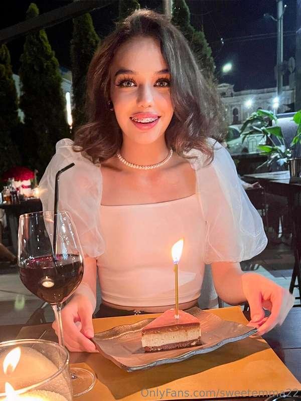 IT'S MY BIRTHDAY! 🎀Now I'm 23 and I'm happy! 🎉✨🥰I may not ha..