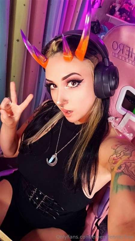 1 minute video in this makeup/horns but topless, close up ac..