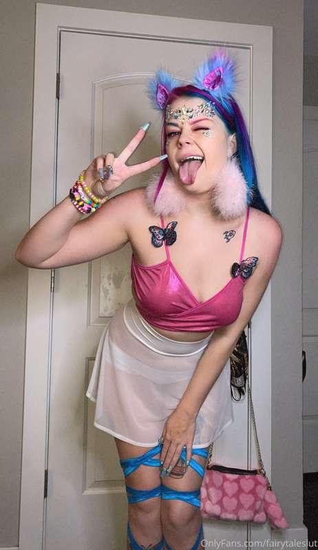 wanna be my rave bae? 😍