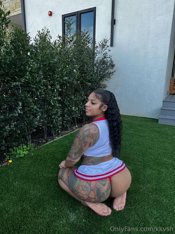I'm doing something really naughty for you.. are you excited..