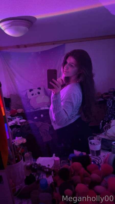 meganholly00 image #0