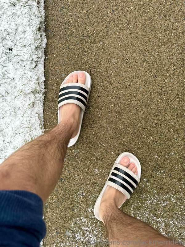 Maybe it's too cold for me to get the mail in slides...