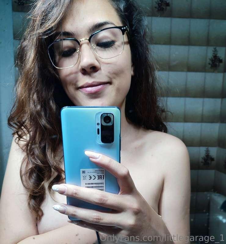 You like my new glasses babe? 😘🔥