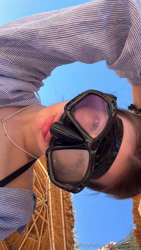 Not afraid 2 look silly 😂 I love joking around, being a lil’..