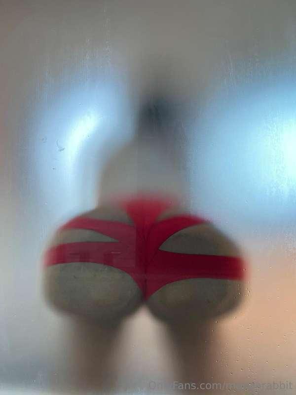I bet this ass would look so good bouncing on your 🍆🙈