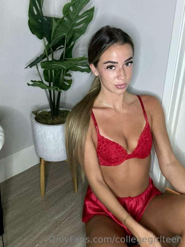 Do I look good in red?😈❤️