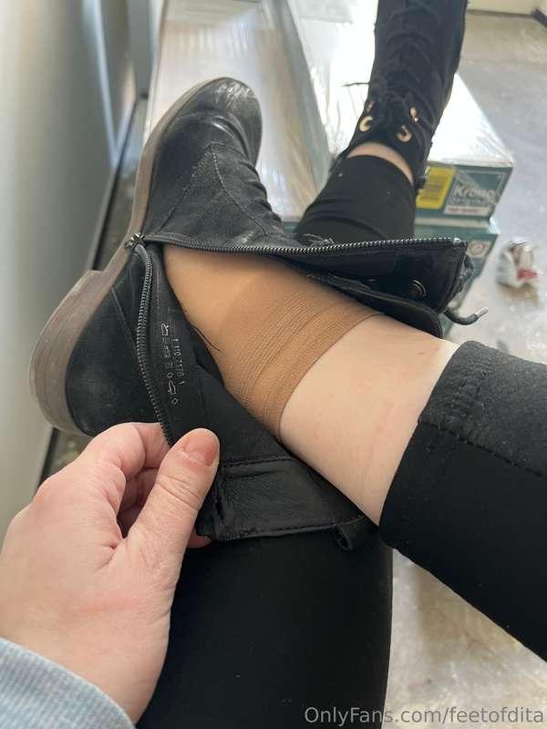 Very sweaty nylons socks #footfetish #nylons #sweaty #stinky..
