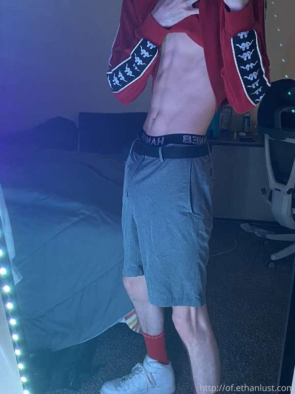 👀