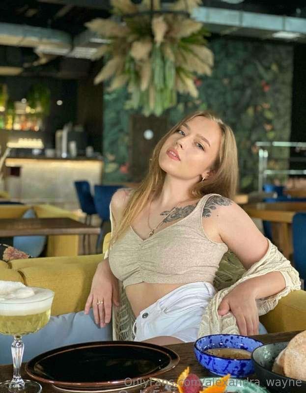 ☕ What’s your favorite place to hang out?A cozy café, a live..