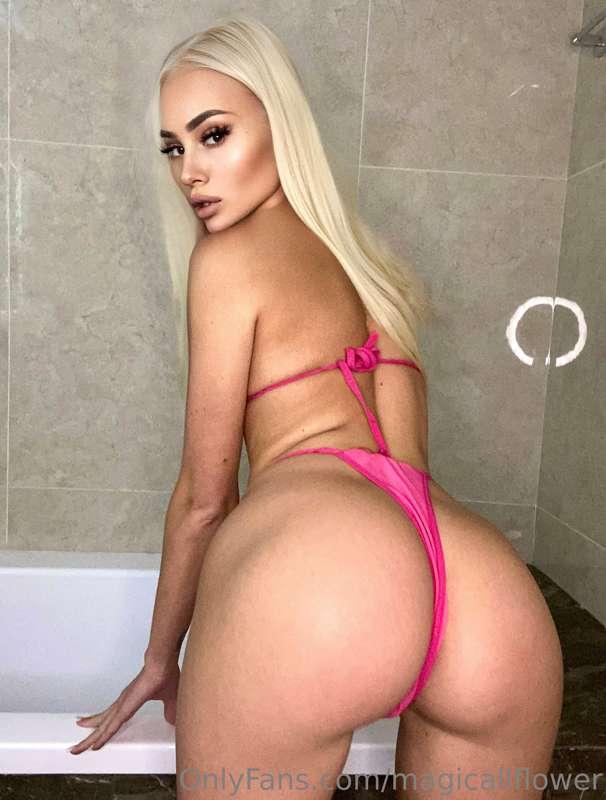 I want you to lick something, Can you guess what?💦👅🍑🍑