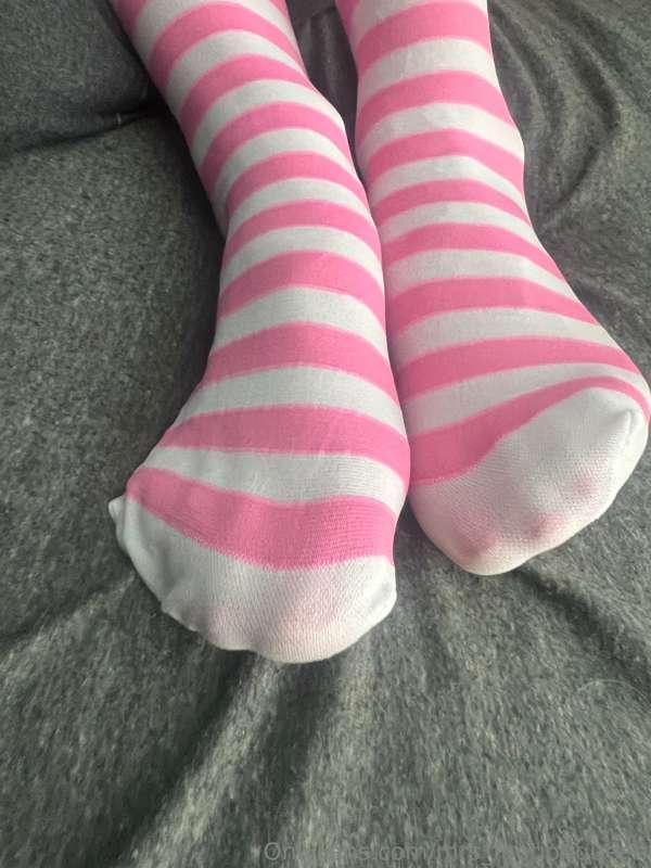 mrs_footjobqueen image #7