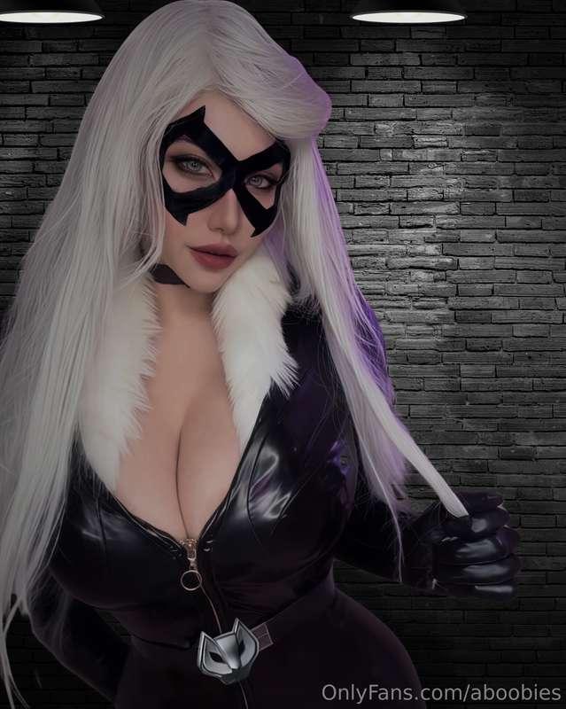 Purrhaps you’d like to pet me? Only if you’re brave enough 😈