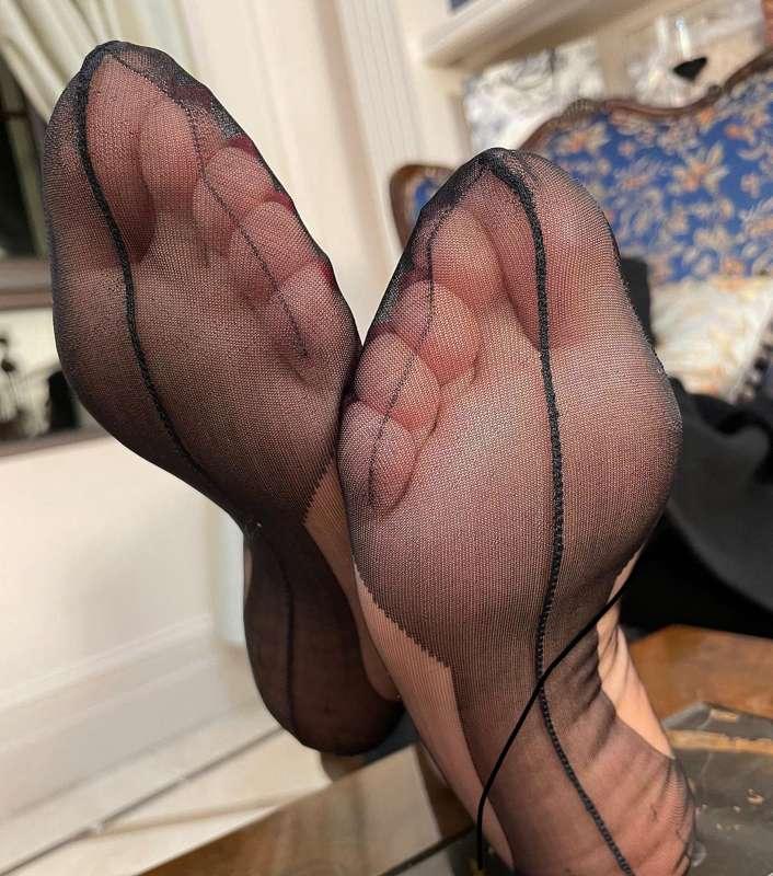 Sniff or lick?