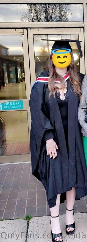 I graduated🎓🎓 I'd be very grateful if anyone would like to s..