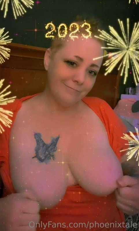 There’sa whole lot more to see on my VIP page @phoenixtale88..