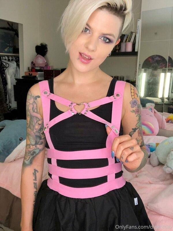 Hey Daddy, do you like my new dress? ????