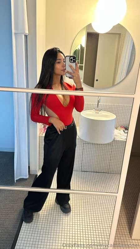 Going to record some HOT content in the hotel room🙈😈 Are you..