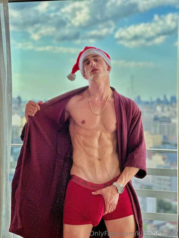 Is this yours?🤤😋
Esto es tuyo?🤤😋